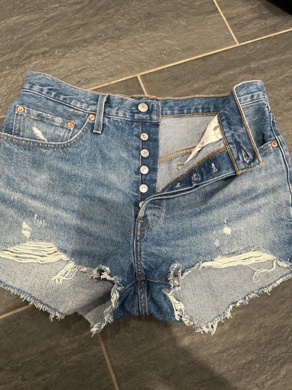 LEVI High Rise Button Closure Jean Short Distressed - Picture 2 of 5